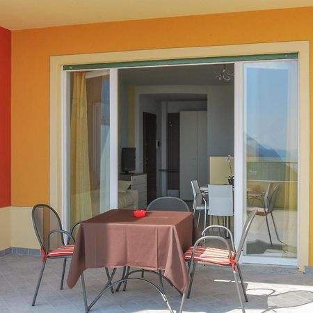Residence Usignolo Trarego Bilik gambar